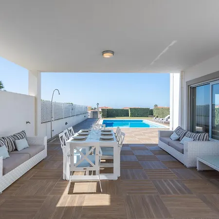 Del Rey Viii Villa *